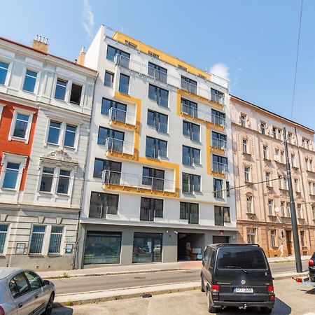 Brand New Studio Apartment # 42 In Brand New Building With Free Parking In The Center Praga Exterior foto
