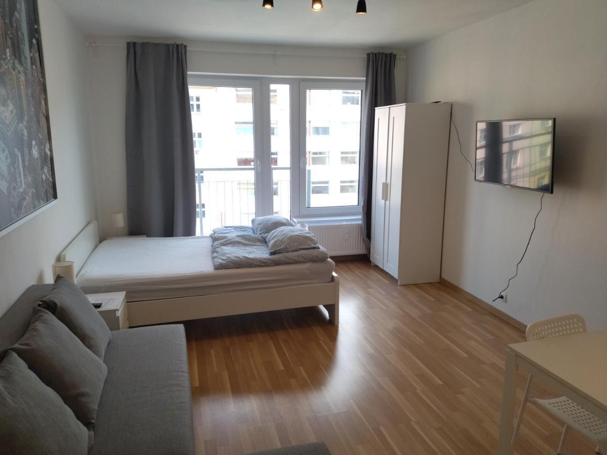 Brand New Studio Apartment # 42 In Brand New Building With Free Parking In The Center Praga Exterior foto